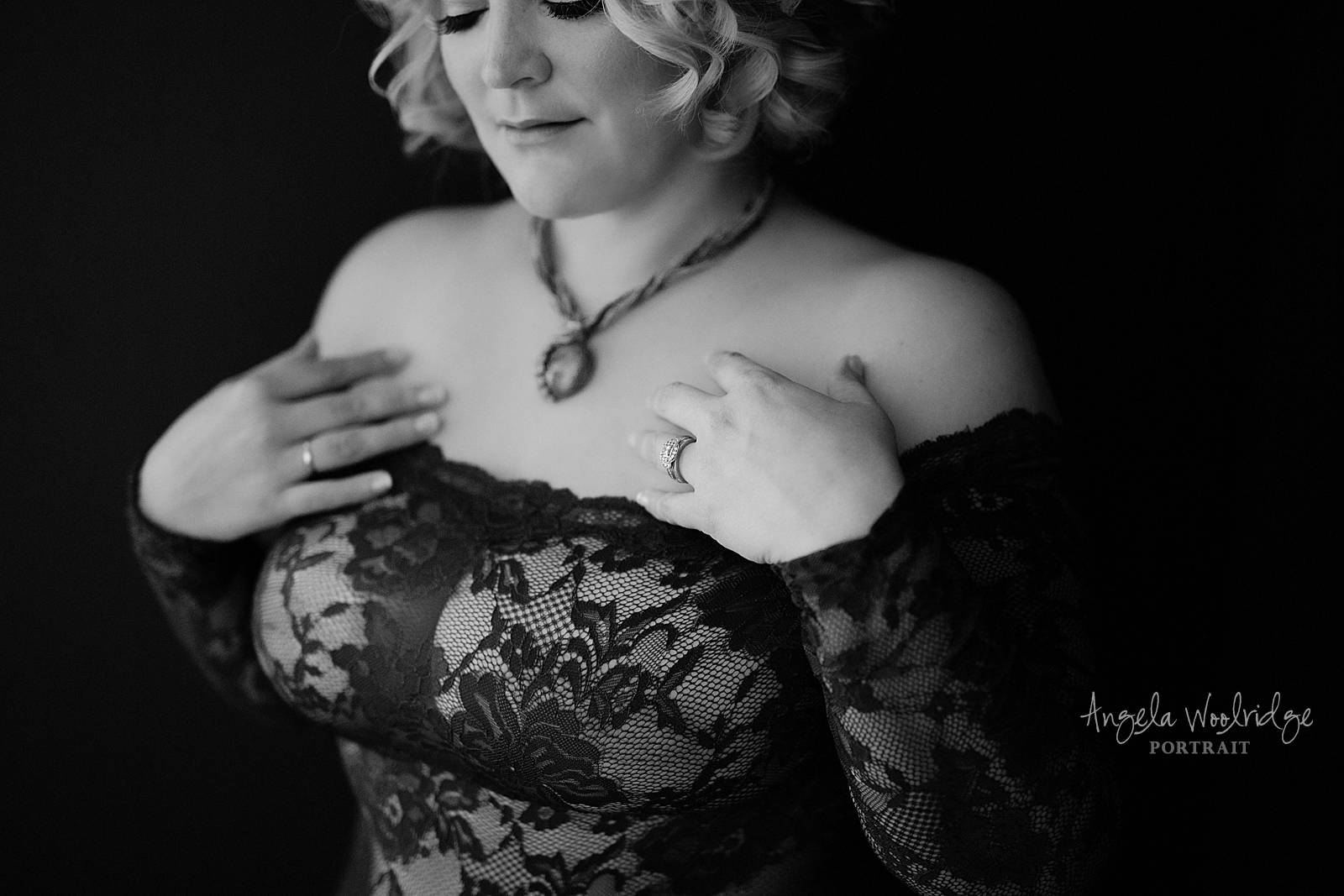 boudoir photography session, black and white woman in lace lingerie